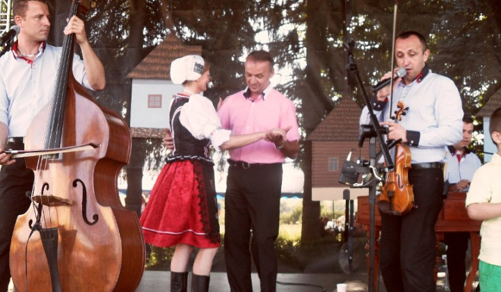8. fotografia fotogalérie Folklorne slavnosti Hankovce 2014