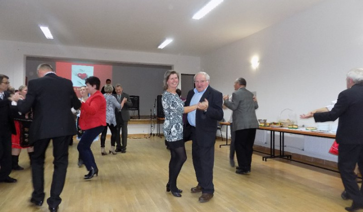 3. fotografia fotogalérie Posedenie s dochodcami 2016