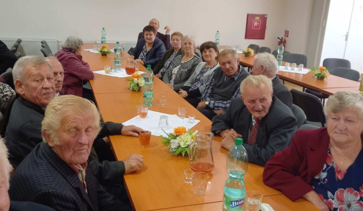 13. fotografia fotogalérie Posedenie s dôchodcami 2022