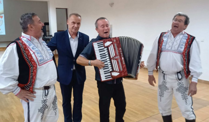 22. fotografia fotogalérie Posedenie s dôchodcami 2022