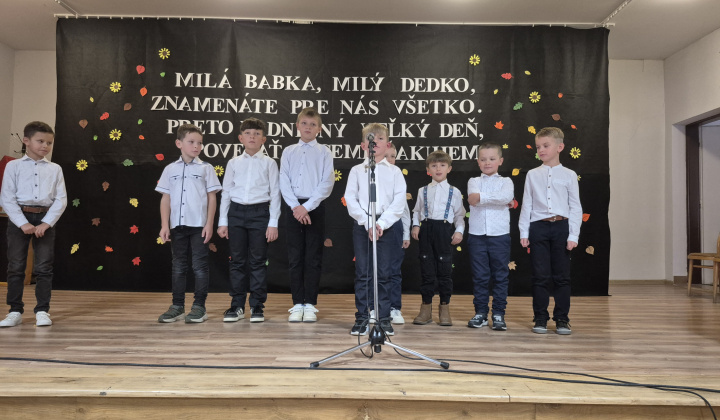 16. fotografia fotogalérie Aktuality / Október - mesiac úcty k starším 2025 - foto